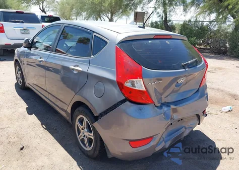 2013 Hyundai Accent Gs z USA, uszkodzony, nr VIN KMHCT5AE2DU121327